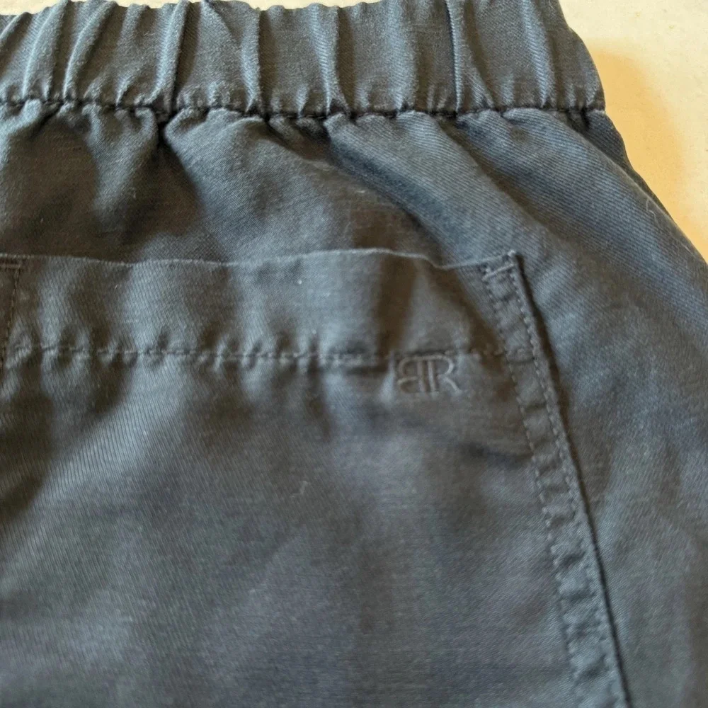 Banana Republic Lyocell Linen Cotton Tapered Cropped Pull On Pant Black Medium